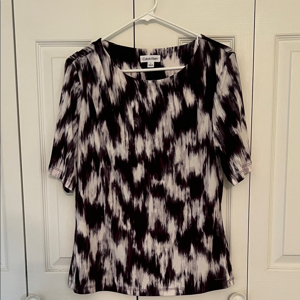 Calvin Klein Women's Abstract deep Purple and White Blouse